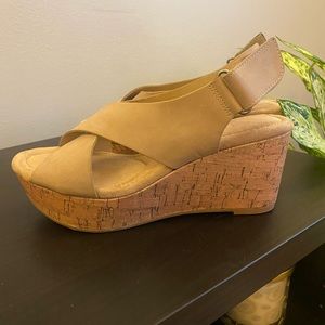 Nude wedge sandal